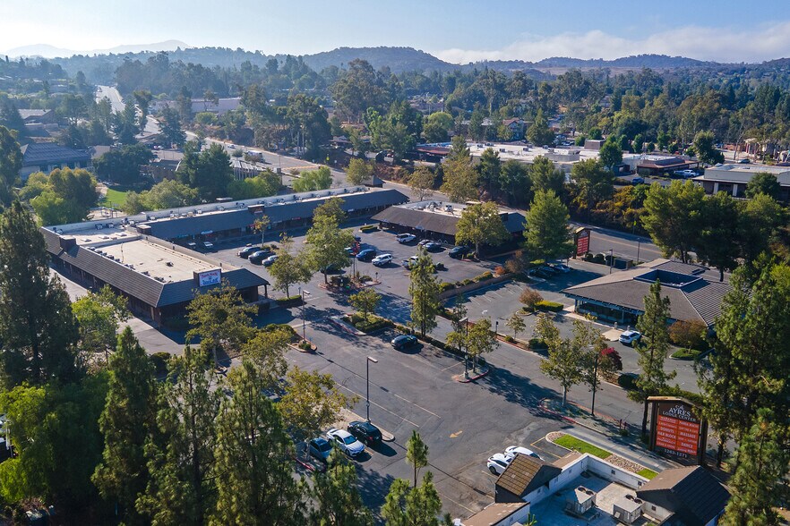 1730 Alpine Blvd, Alpine, CA à louer - Photo du bâtiment - Image 2 de 15