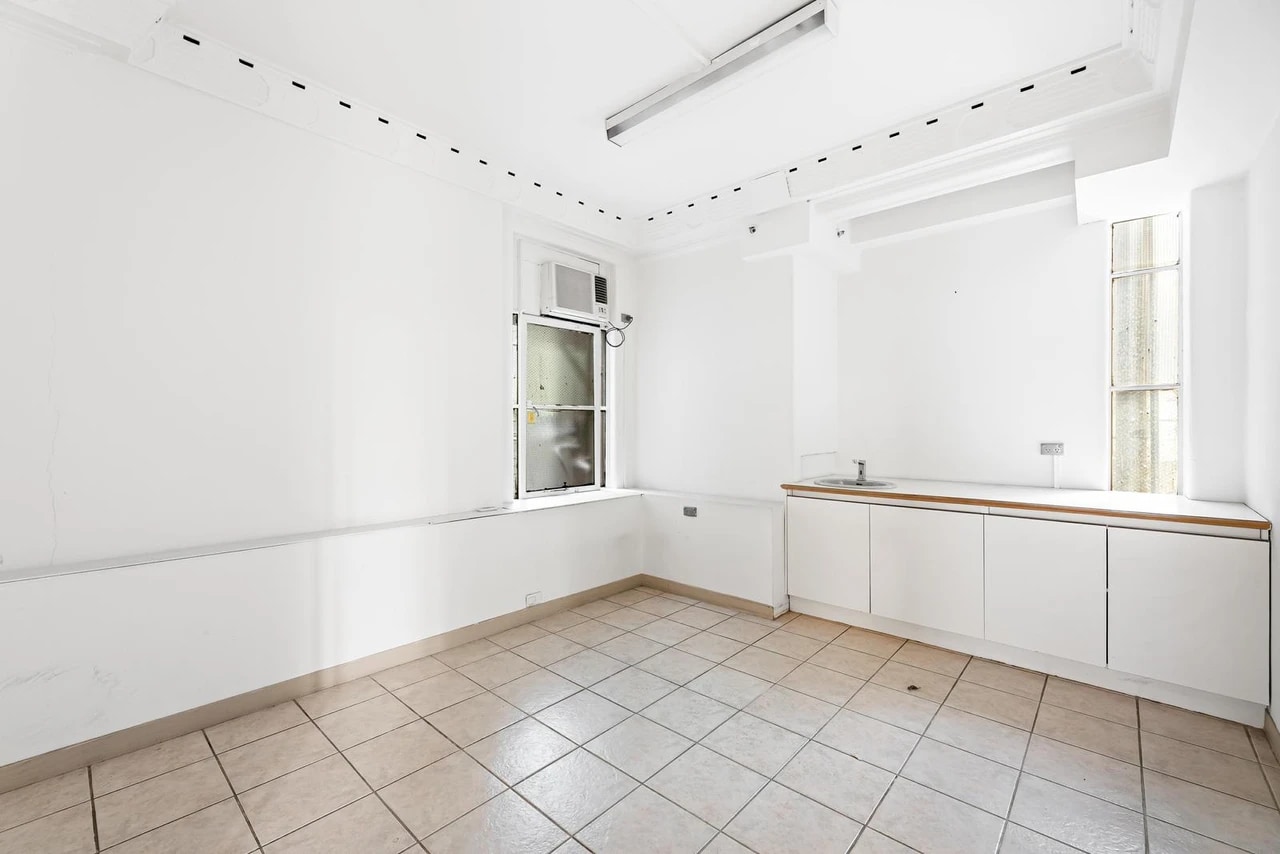 220 Collins St, Melbourne, VIC 3000 - Unit 214 - - Interior Photo - Image 1 of 3
