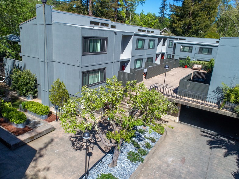 108 Ross Ave, San Anselmo, CA à vendre - Photo du bâtiment - Image 1 de 1