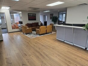 261 E Lake St, Bloomingdale, IL for lease Interior Photo- Image 1 of 10