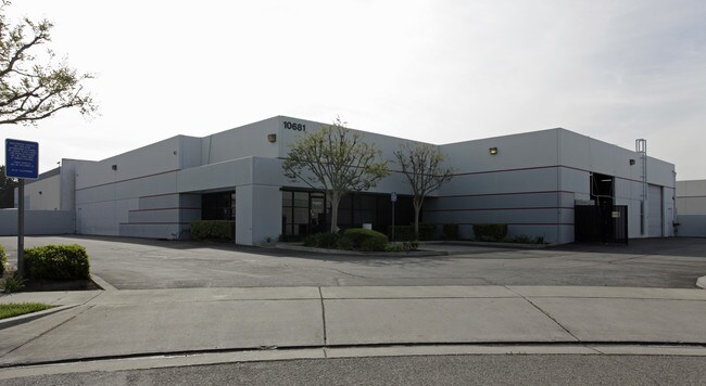 Plus de détails pour 10681 Pullman Ct, Rancho Cucamonga, CA - Industriel à louer