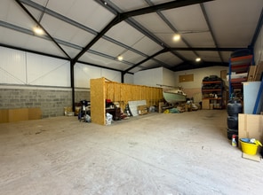 Village Rd, Christow for lease Interior Photo- Image 1 of 3