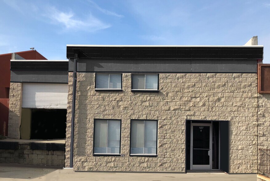 127 Arena St, El Segundo, CA à louer - Photo du bâtiment - Image 3 de 9