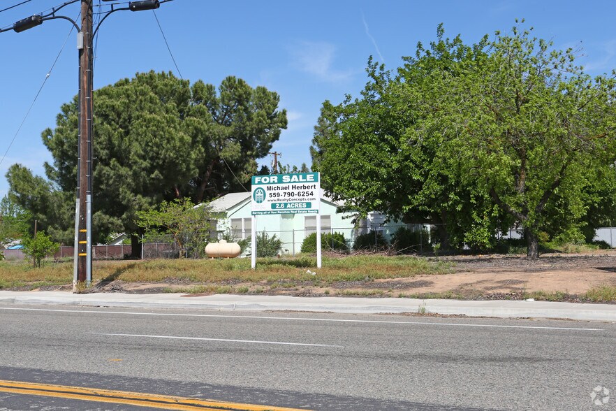 Avenue 12, Madera, CA for sale - Building Photo - Image 2 of 5