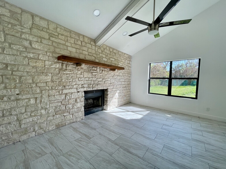 4130 Williams Dr, Georgetown, TX for lease - Building Photo - Image 2 of 7