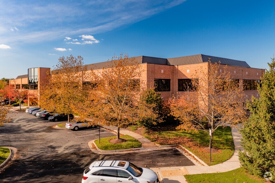 20098 Ashbrook Pl, Ashburn, VA for lease - Building Photo - Image 1 of 24