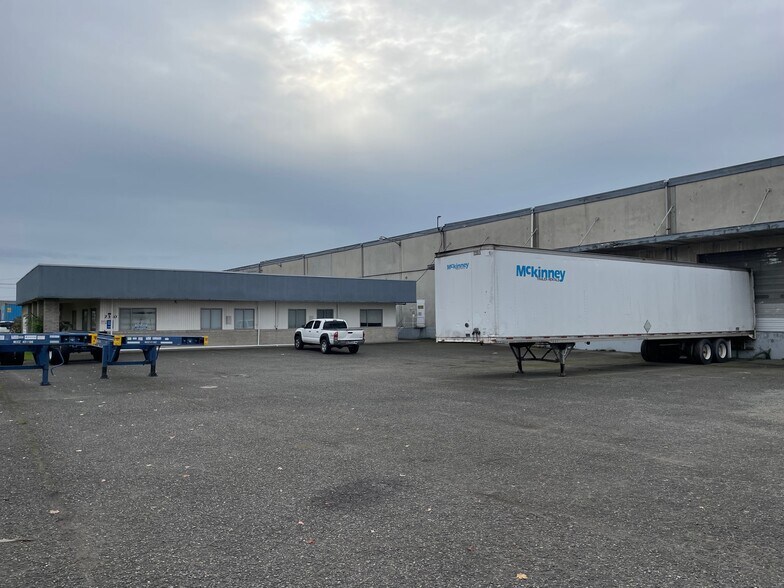 2330 Port of Tacoma Rd, Tacoma, WA à louer - Photo du bâtiment - Image 2 de 7