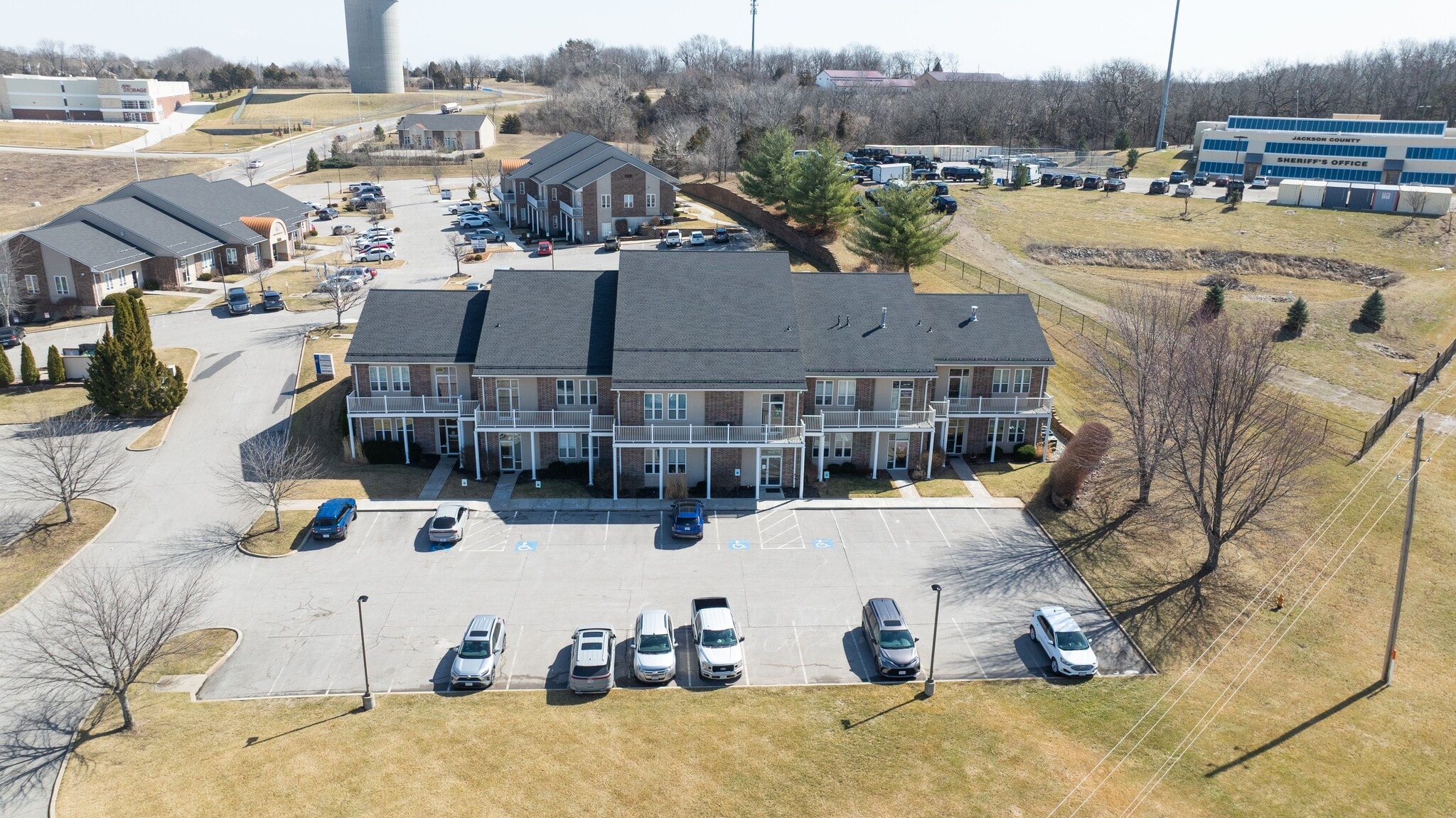 4025 NE Lakewood Way, Lee's Summit, MO for lease Primary Photo- Image 1 of 7