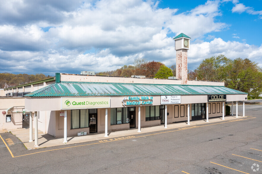 2475 E Main St, Waterbury, CT for lease - Building Photo - Image 1 of 6