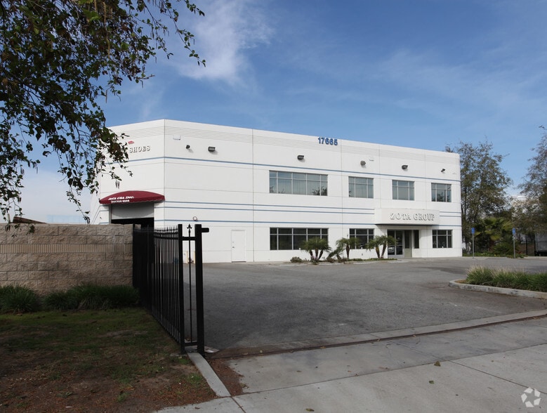 17665 Rowland St, City of Industry, CA à louer - Photo du bâtiment - Image 3 de 35