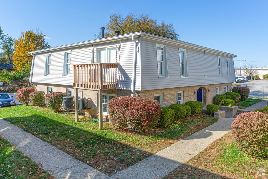2400 Woodhill Dr, Lexington, KY for sale - Primary Photo - Image 1 of 24