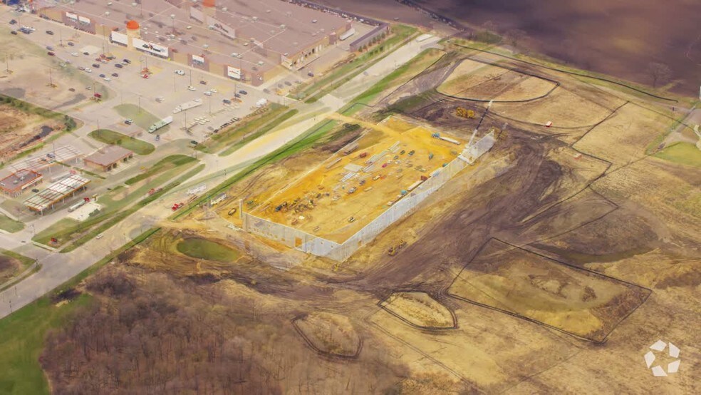 2100 Commerce Dr, Carver, MN à louer - Vidéo aérienne - Image 2 de 6