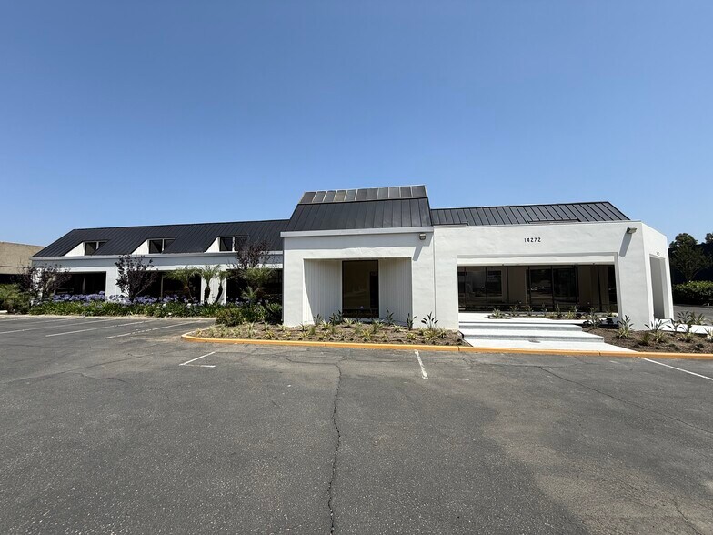 14272 Chambers Rd, Tustin, CA à vendre - Photo du bâtiment - Image 3 de 5