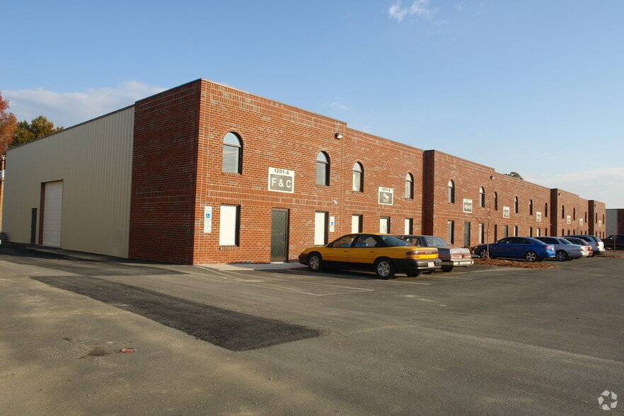 1201 Technology Dr, Indian Trail, NC à louer - Photo du bâtiment - Image 3 de 10