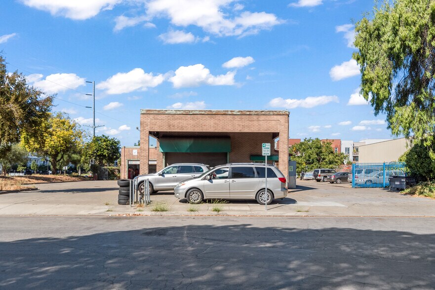 300 Sango Ct, Milpitas, CA à vendre - Photo du bâtiment - Image 2 de 23