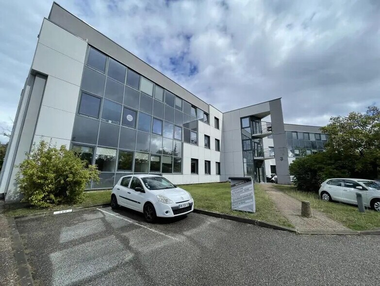 3 Allée Du Moulin Berger, Écully à louer - Photo du bâtiment - Image 1 de 12