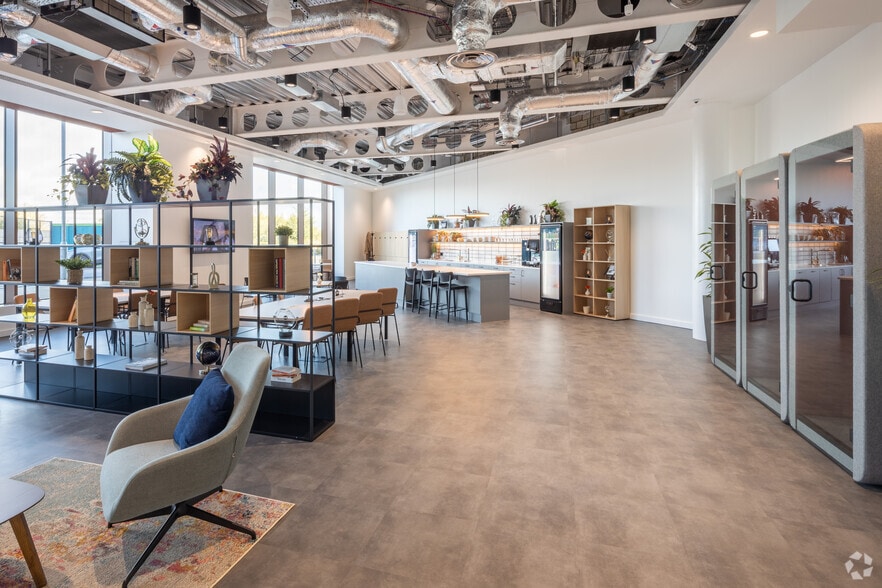 One Cambridge Square, Cambridge for lease - Interior Photo - Image 2 of 17