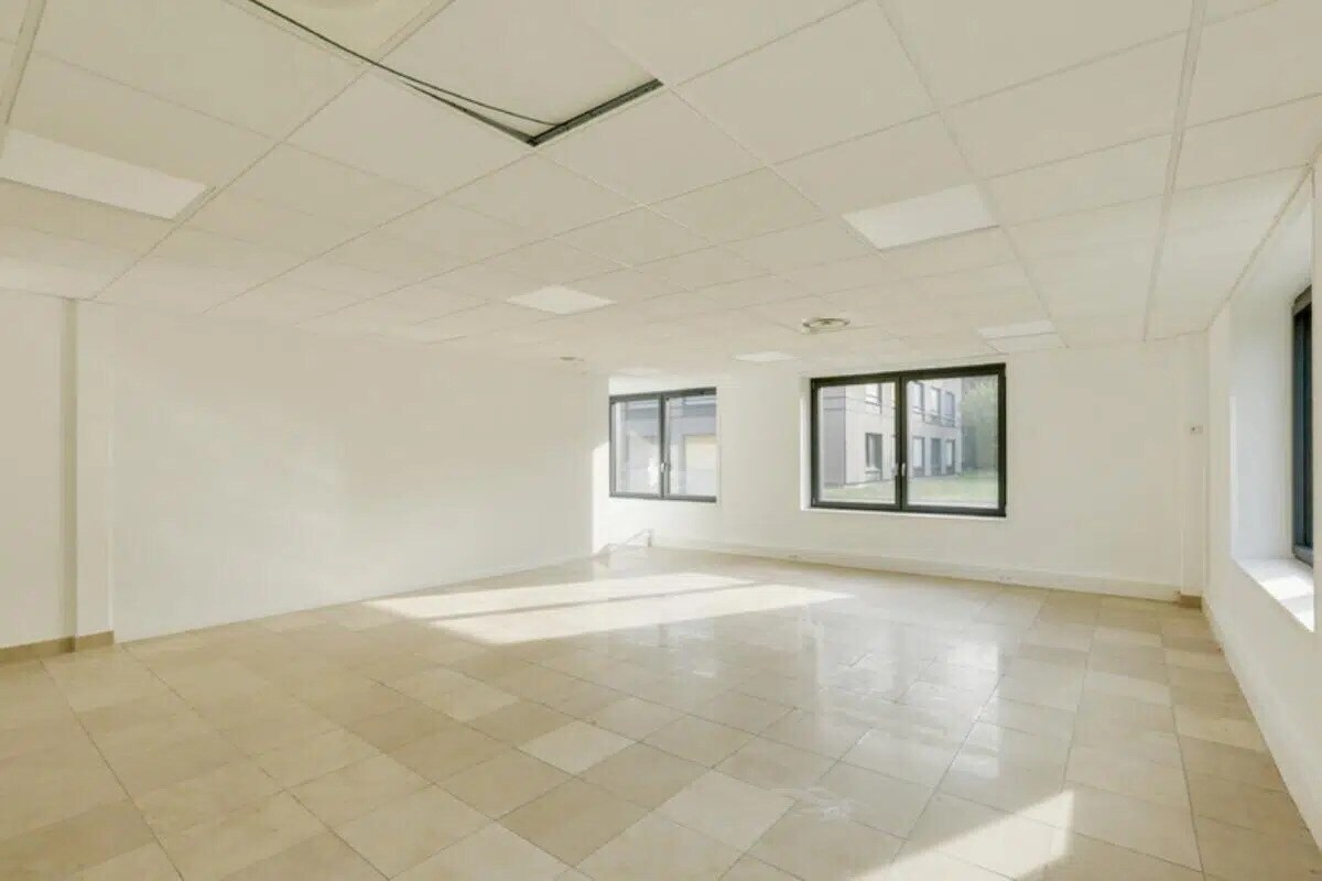 33 Avenue Du Docteur Georges Lévy, Vénissieux for lease Interior Photo- Image 1 of 5