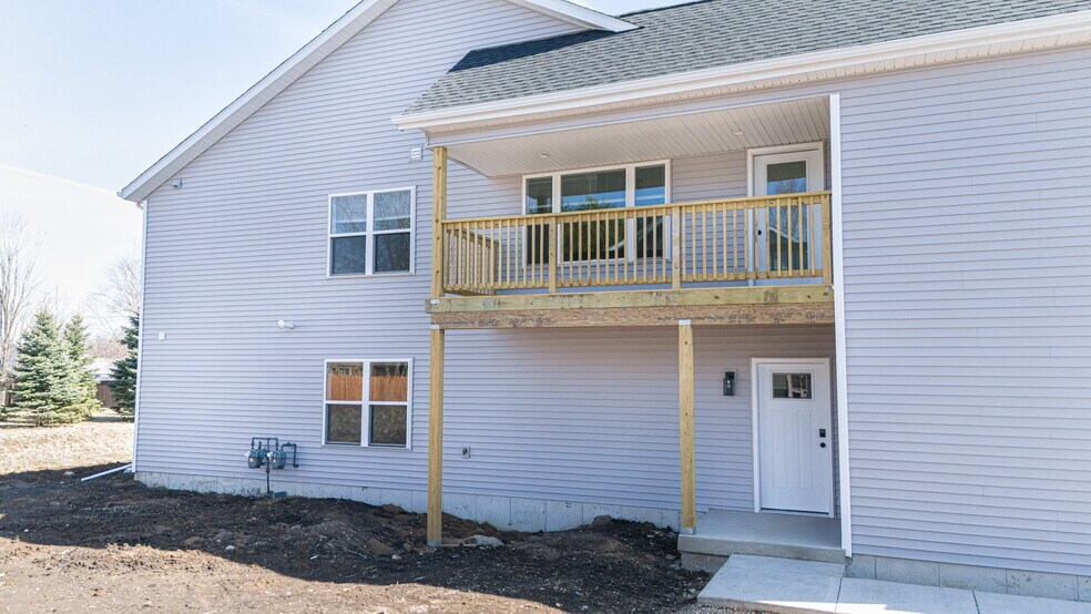 68 E Ash Ln, Milton, WI à vendre - Photo du bâtiment - Image 3 de 12