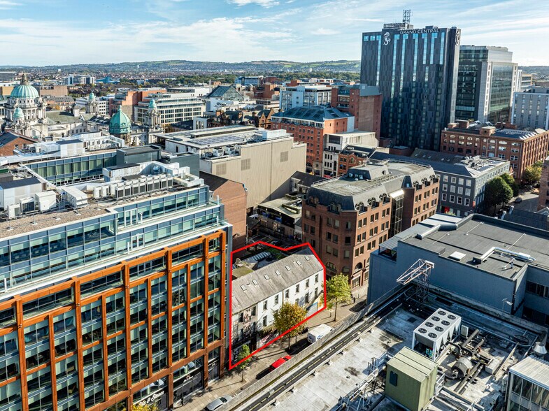 46-52 Upper Queen Street & 11a Wellingto portefeuille de 2 propriétés à vendre sur LoopNet.ca - Photo du bâtiment - Image 3 de 12