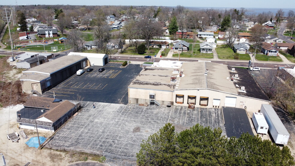 920 E Glen Ave, Peoria Heights, IL for sale - Building Photo - Image 2 of 5