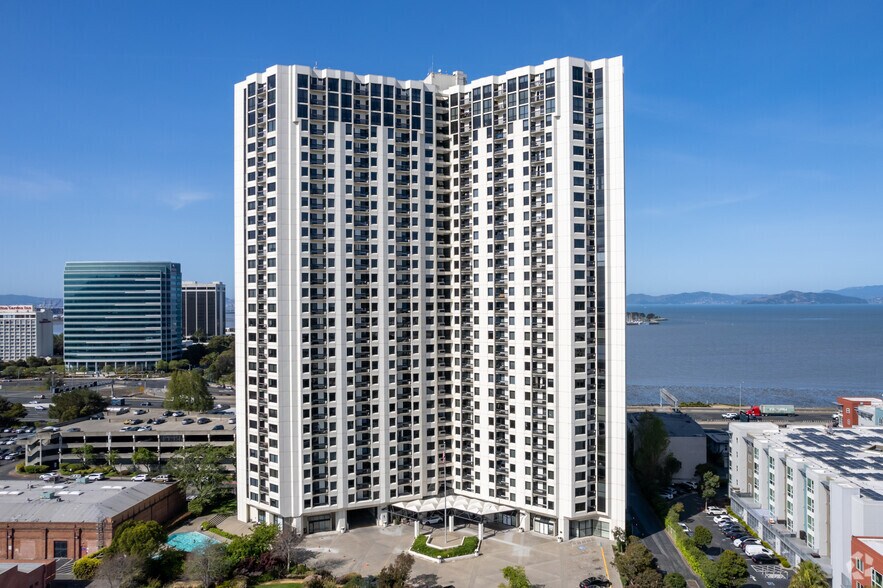 6363 Christie Ave, Emeryville, CA à louer - Photo du bâtiment - Image 3 de 9