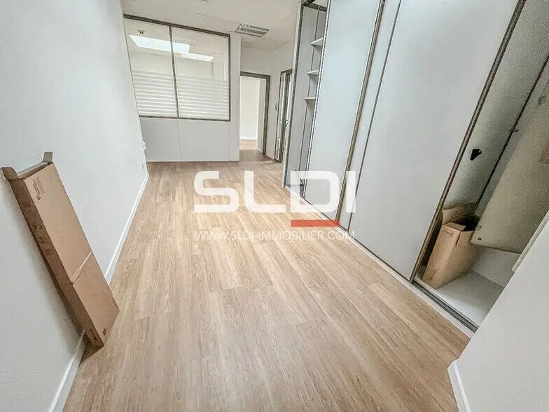 13-19 Rue Jean Bourgey, Villeurbanne à louer - Photo intérieure - Image 2 de 15