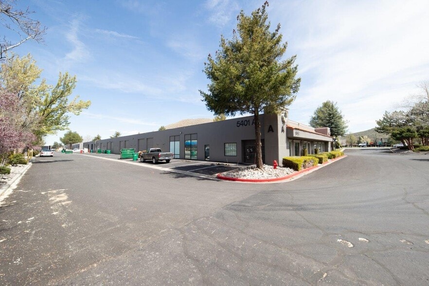 5401 Longley Ln, Reno, NV à louer - Photo du bâtiment - Image 3 de 17