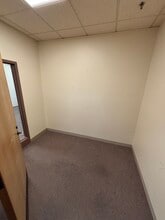 28 Vernon St, Brattleboro, VT for lease Interior Photo- Image 2 of 5