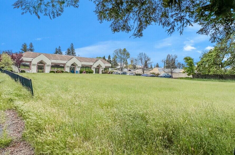 2621 Nut Tree Rd, Vacaville, CA à vendre - Photo principale - Image 1 de 4
