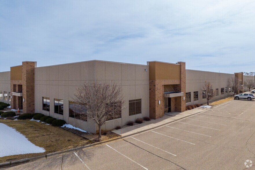 14720 Energy Way, Apple Valley, MN à vendre - Photo du bâtiment - Image 3 de 5