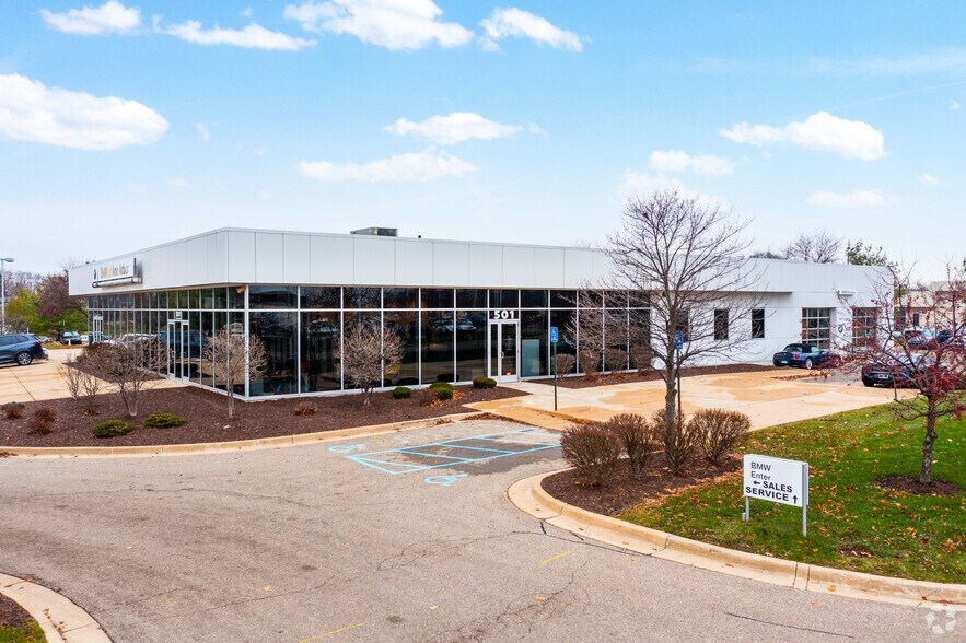 501 Auto Mall Dr, Ann Arbor, MI à vendre - Photo du bâtiment - Image 3 de 6