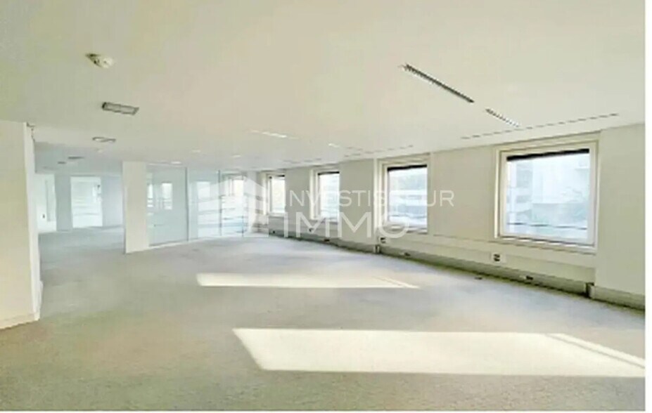 Office in Puteaux for sale - Interior Photo - Image 2 of 2
