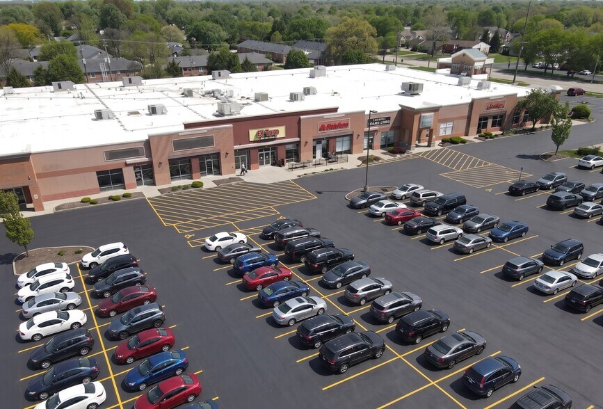 890-896 S Main St, Centerville, OH à louer - Photo du bâtiment - Image 2 de 24