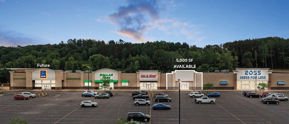 121 Commerce St, Wisconsin Dells, WI for lease - Building Photo - Image 1 of 5