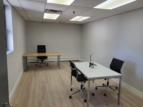 66-70 Randall Ave, Rockville Centre, NY for lease Interior Photo- Image 2 of 3