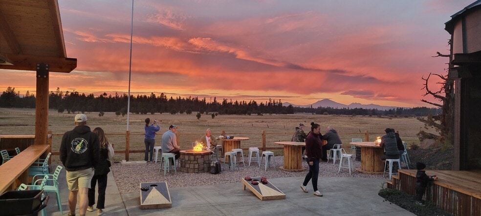 51375 The Dalles-California Hwy, La Pine, OR for sale - Building Photo - Image 2 of 7