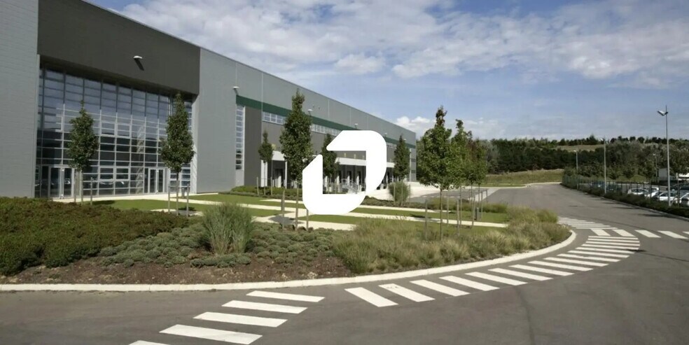 2000 Ferme De Chanteloup, Moissy-Cramayel à louer - Photo du bâtiment - Image 3 de 5