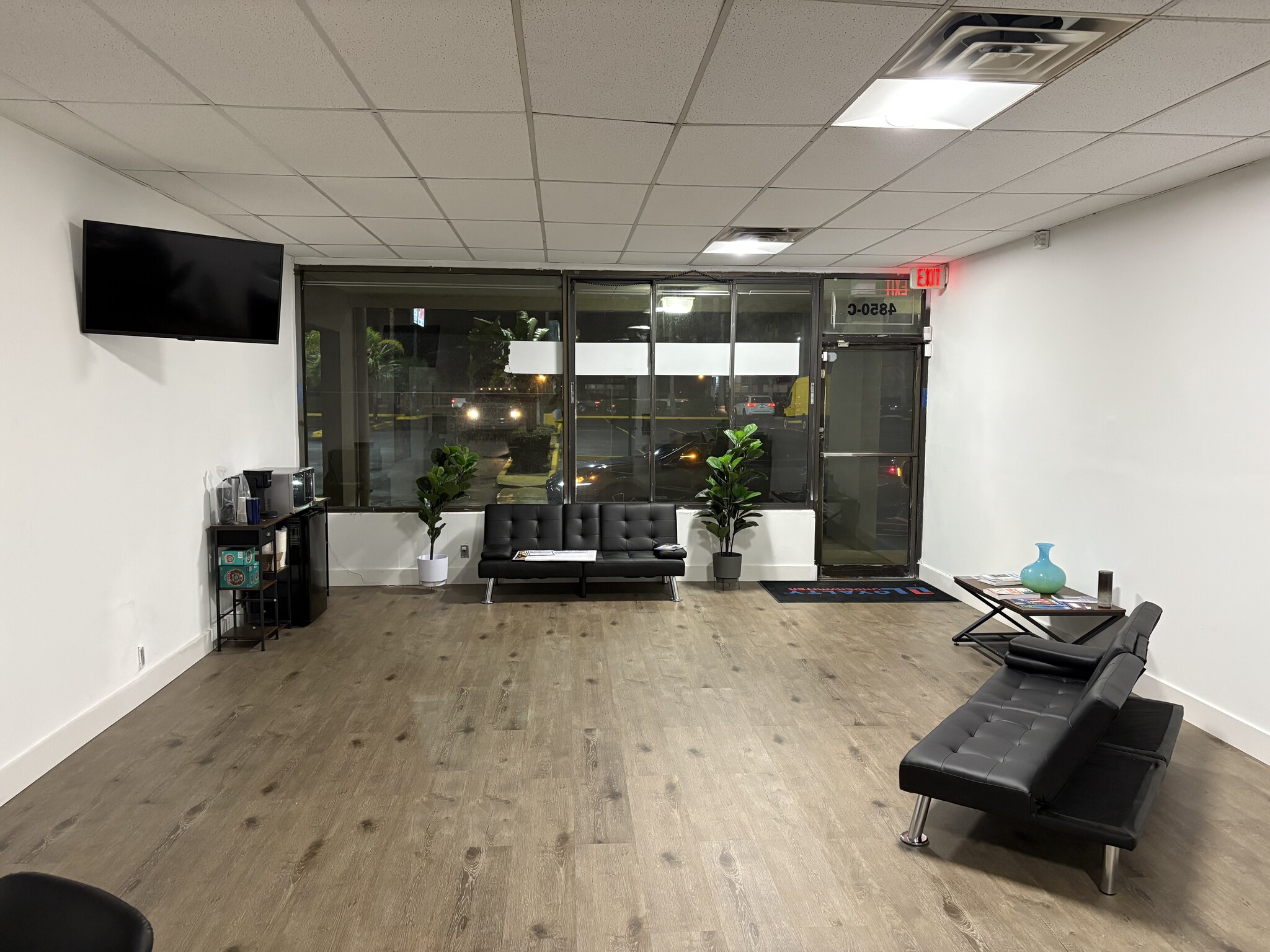 4850-4860 S State Road 7, Hollywood, FL à louer Photo intérieure- Image 1 de 5