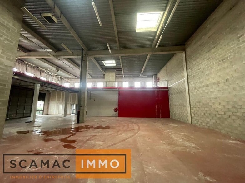 Office in Lisses for lease - Interior Photo - Image 2 of 8