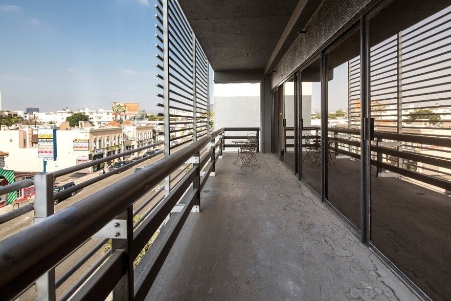 1964 Westwood Blvd, Los Angeles, CA for lease - Building Photo - Image 3 of 4