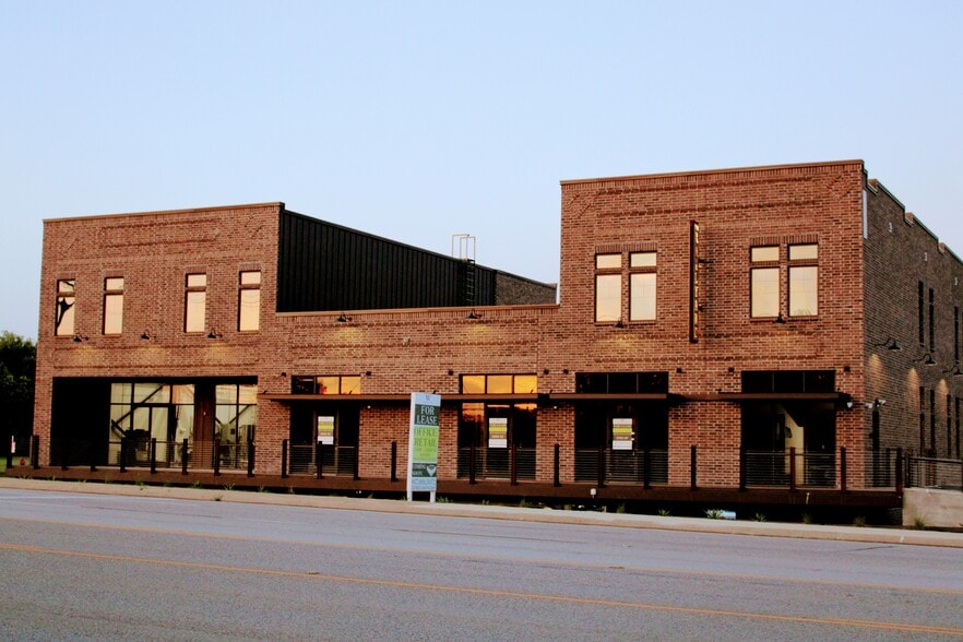 6428 Davis Blvd, North Richland Hills, TX for lease - Building Photo - Image 2 of 26