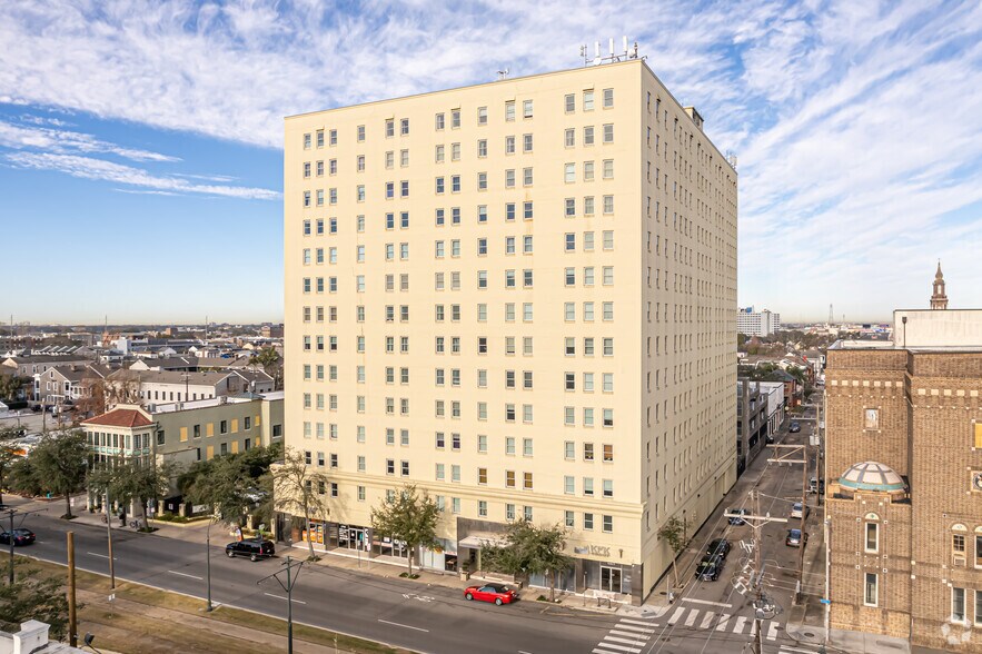 1205 Saint Charles Ave, New Orleans, LA à vendre - Photo du bâtiment - Image 3 de 6