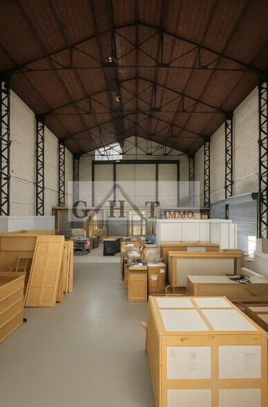 Industrial in Ivry-sur-Seine for sale - Building Photo - Image 1 of 7