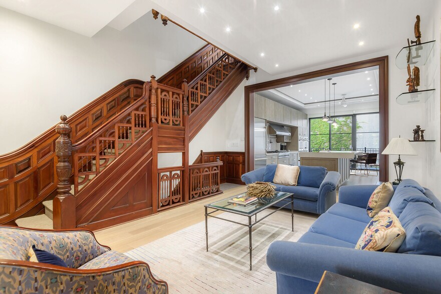 425 Convent Ave, New York, NY à vendre - Photo du bâtiment - Image 2 de 17