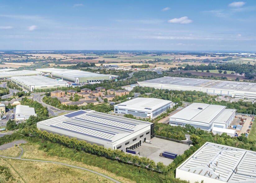 106 Central Park Dr, Rugby for lease - Building Photo - Image 3 of 5