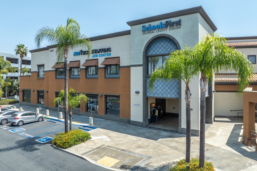 1209 University Ave, Riverside, CA for lease - Building Photo - Image 2 of 6