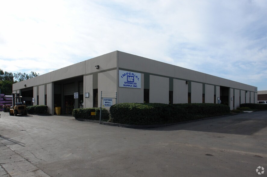 280 Trousdale Dr, Chula Vista, CA à louer - Photo du bâtiment - Image 3 de 10