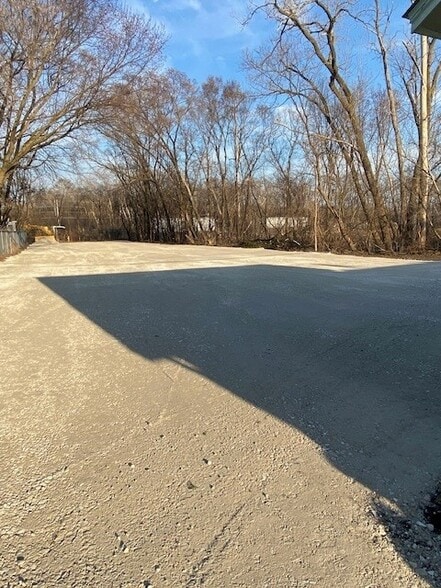 123 N Skokie Hwy, Lake Bluff, IL for lease - Building Photo - Image 2 of 2