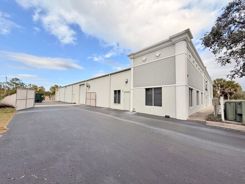 2529 Commerce Pky, North Port, FL à louer - Photo du bâtiment - Image 2 de 16